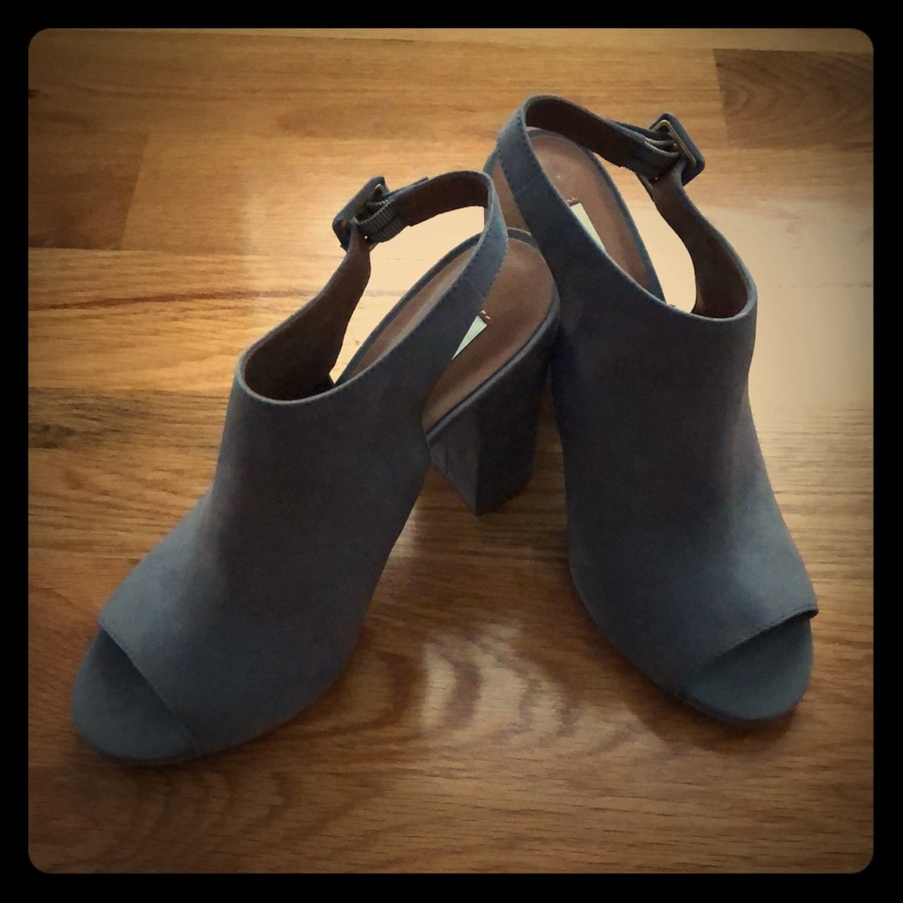 Steve Madden Callvin Peep Toe Bootie Grey Size 6.5